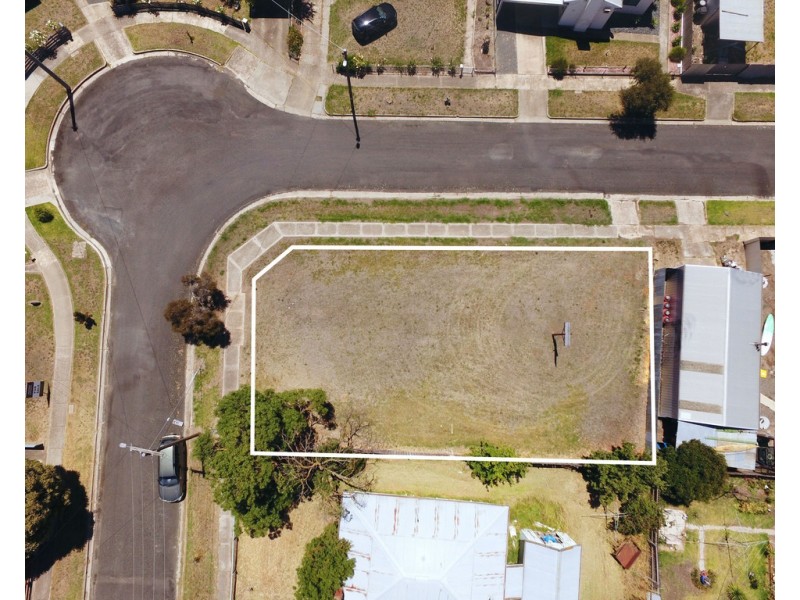 8 Steven Crescent, Ararat VIC 3377