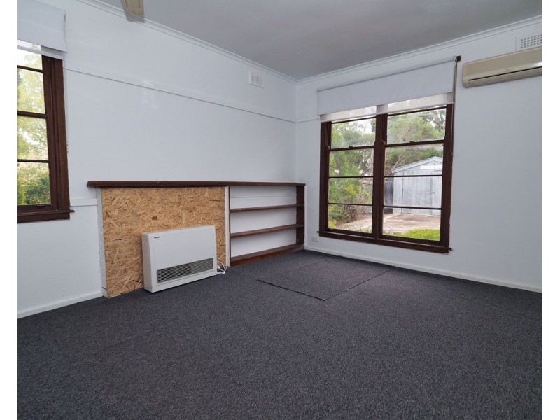 22 Montgomery Street, Ararat VIC 3377