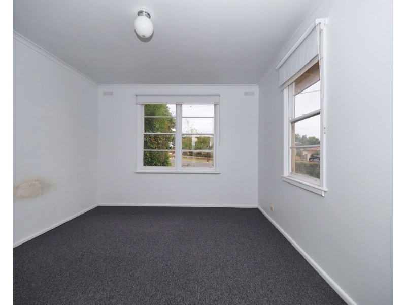 22 Montgomery Street, Ararat VIC 3377