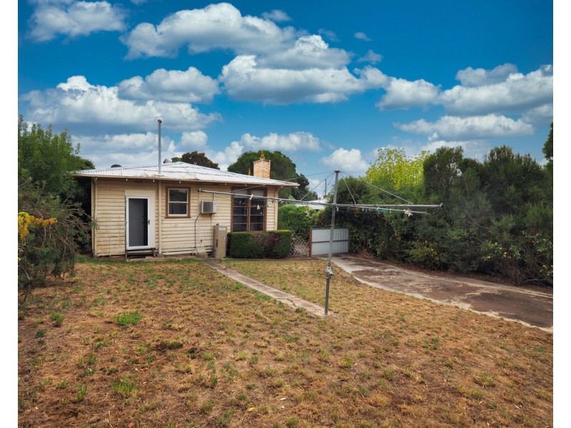 22 Montgomery Street, Ararat VIC 3377