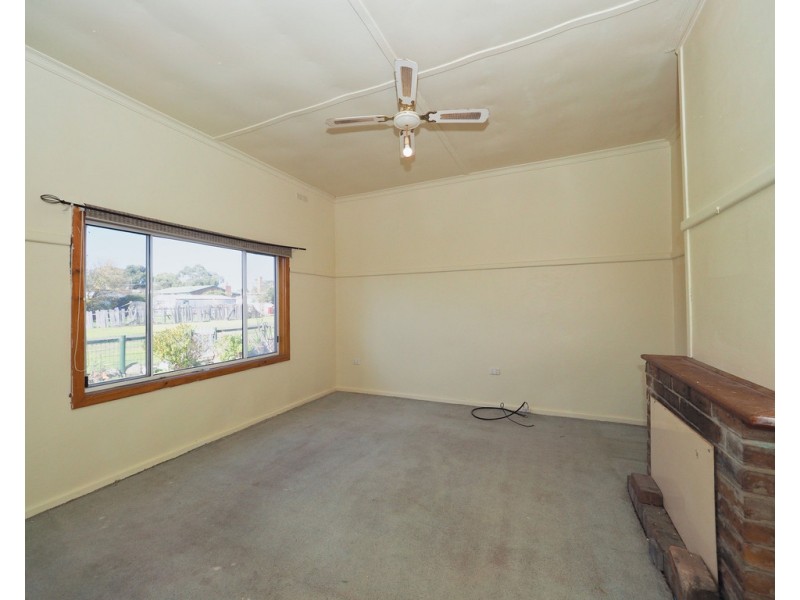 18 Hanson Street, Glenthompson VIC 3293