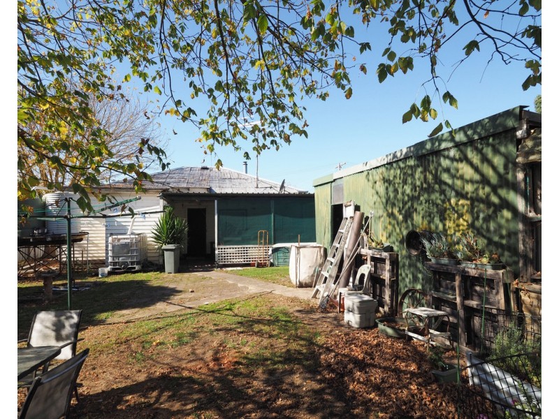18 Hanson Street, Glenthompson VIC 3293