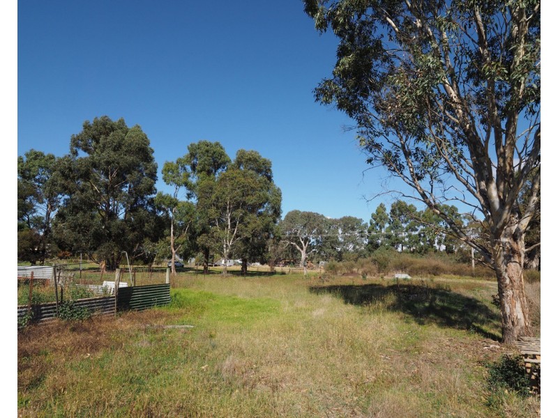 18 Hanson Street, Glenthompson VIC 3293
