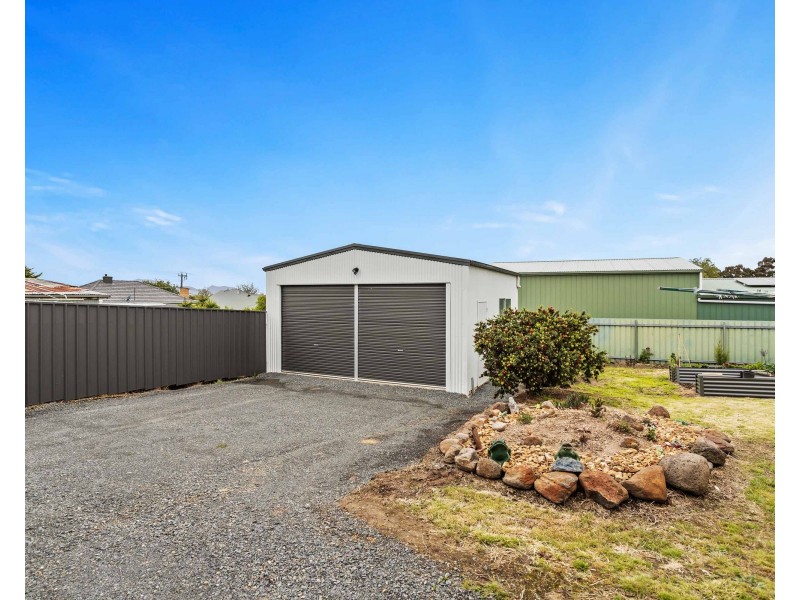 33 High Street West, Ararat VIC 3377
