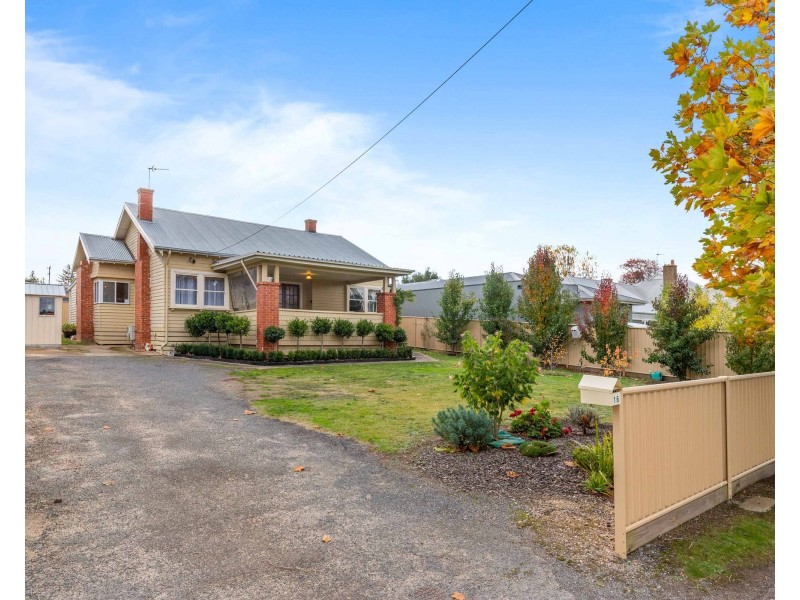 16 Barkly Street West, Ararat VIC 3377