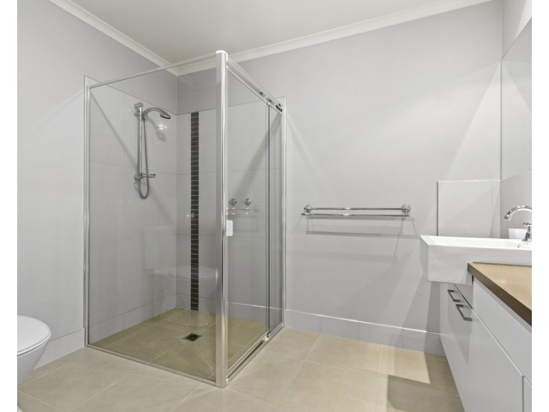 2/27 Basham Street, Ararat VIC 3377