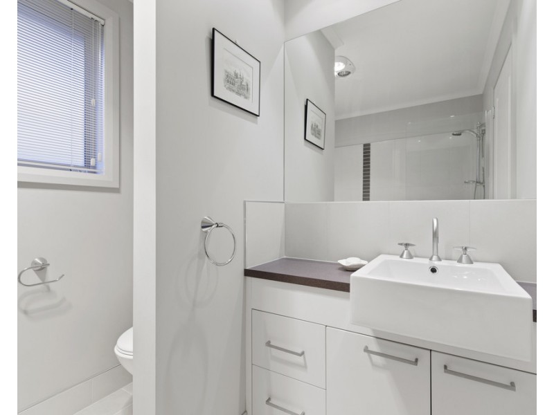 2/27 Basham Street, Ararat VIC 3377