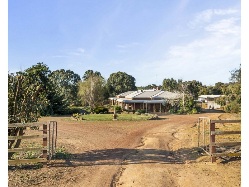 151 Banfields Road, Moyston VIC 3377