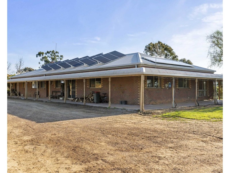 151 Banfields Road, Moyston VIC 3377