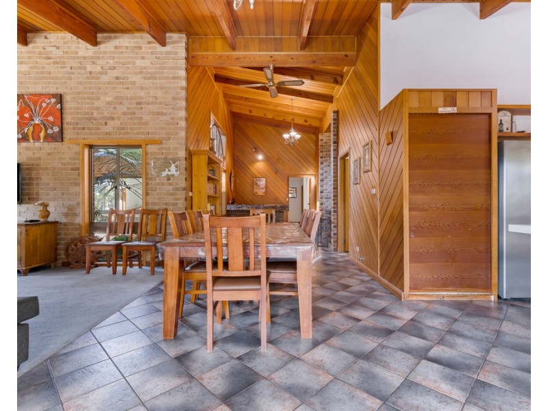 80-82 High Road, Halls Gap VIC 3381