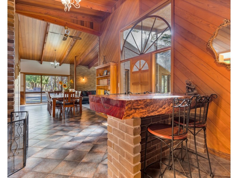 80-82 High Road, Halls Gap VIC 3381