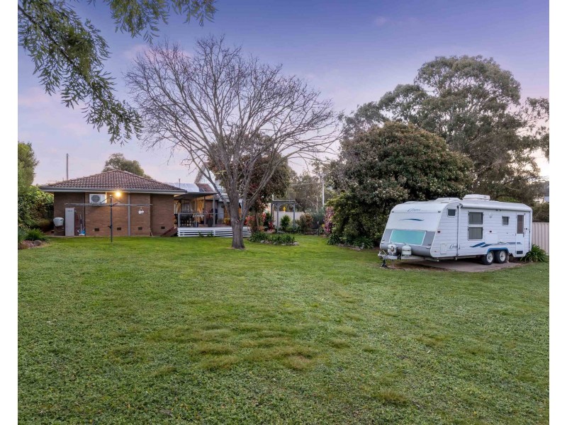 82 Banfield Street, Ararat VIC 3377
