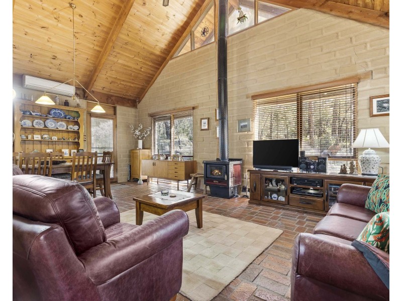 11 Thryptomene Court, Halls Gap VIC 3381