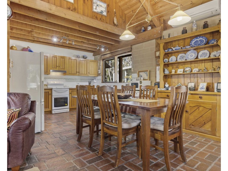 11 Thryptomene Court, Halls Gap VIC 3381