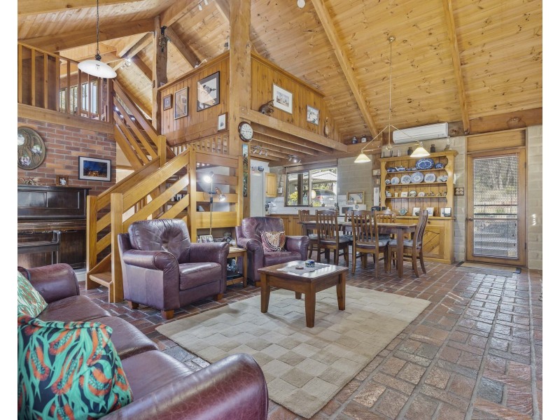 11 Thryptomene Court, Halls Gap VIC 3381