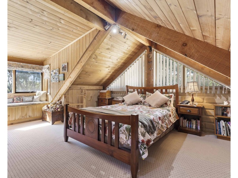 11 Thryptomene Court, Halls Gap VIC 3381