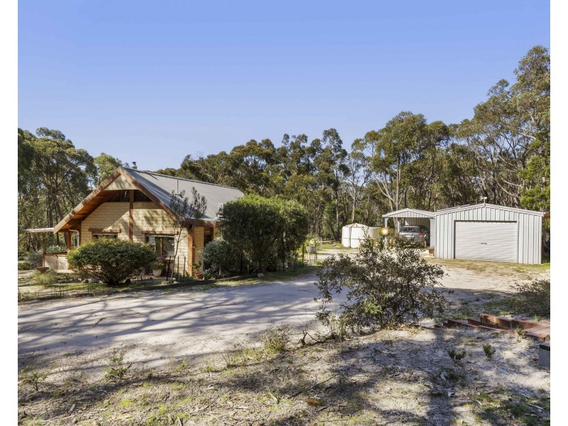 11 Thryptomene Court, Halls Gap VIC 3381