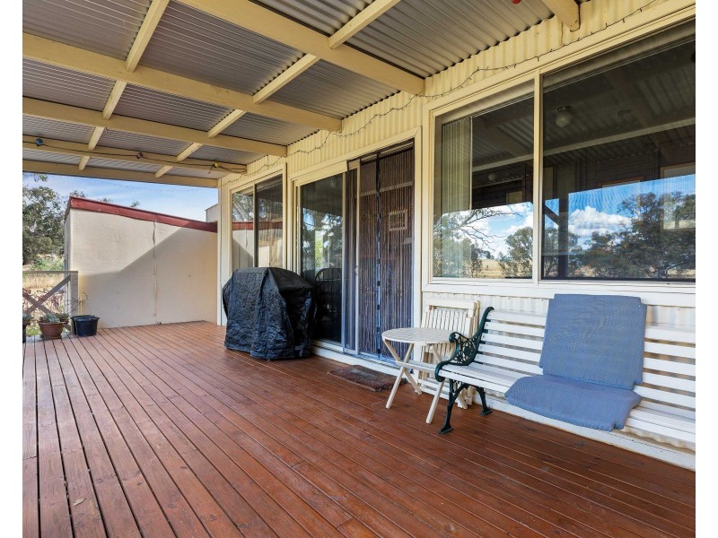 47-49 McLennan Street, Glenthompson VIC 3293