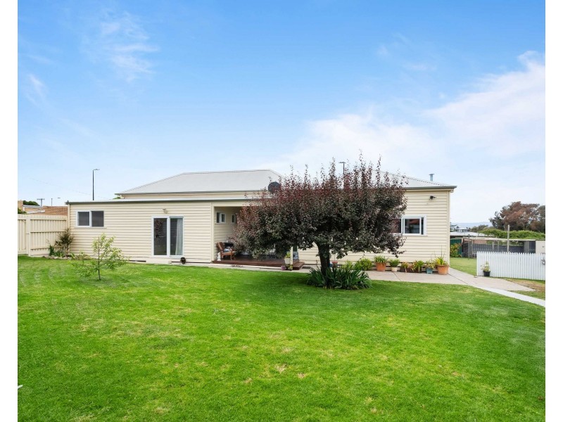 2 George Road, Ararat VIC 3377