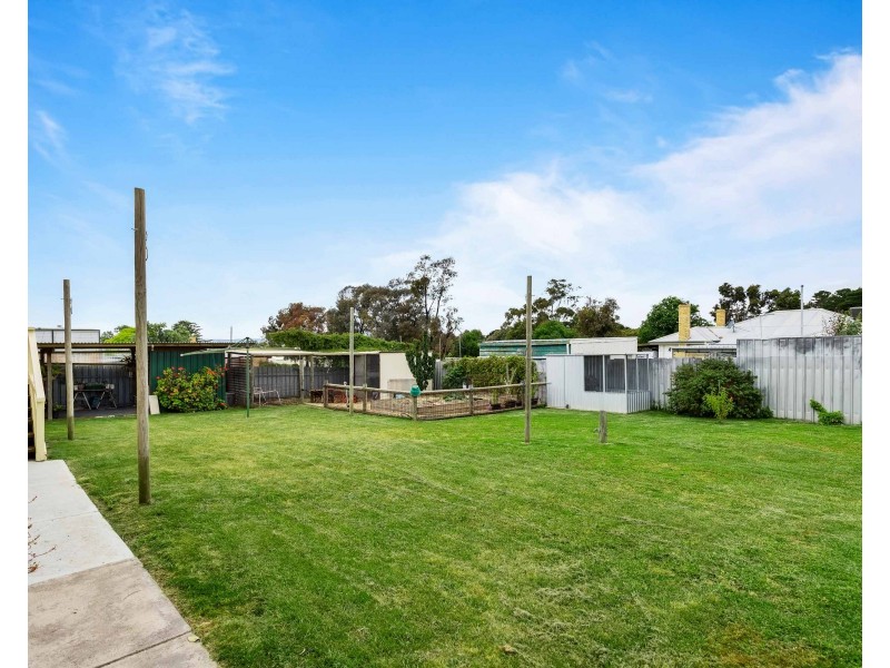2 George Road, Ararat VIC 3377
