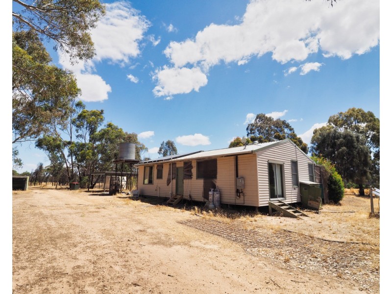 128 White Patch Road, Moyston VIC 3377