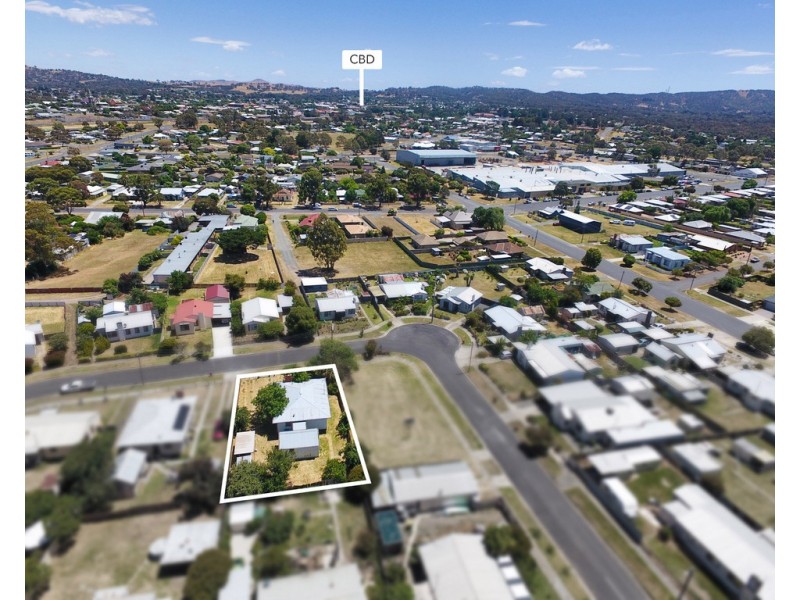 6 Steven Crescent, Ararat VIC 3377