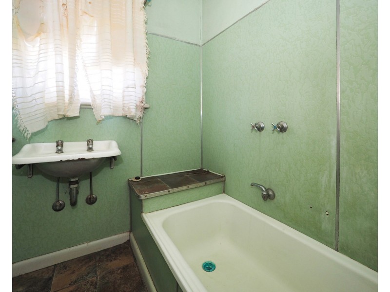 6 Steven Crescent, Ararat VIC 3377