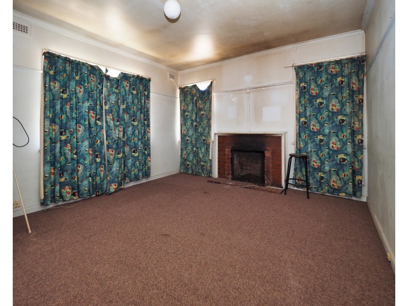 6 Steven Crescent, Ararat VIC 3377