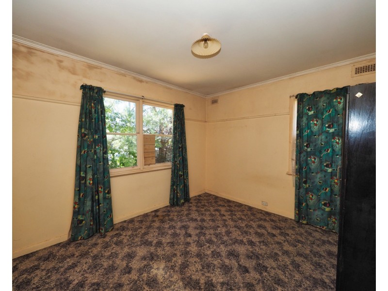 6 Steven Crescent, Ararat VIC 3377