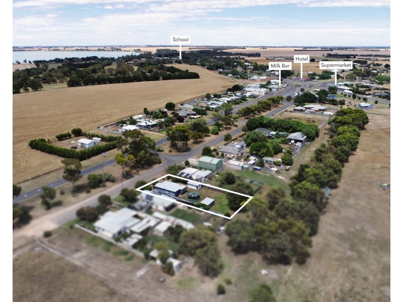 2074 Glenelg Highway, Lake Bolac VIC 3351