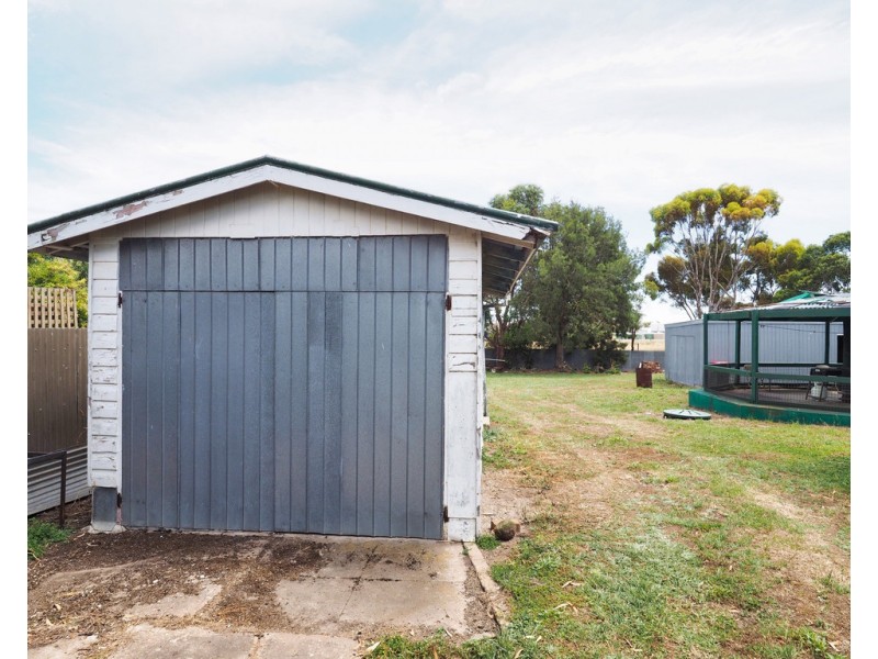 2074 Glenelg Highway, Lake Bolac VIC 3351