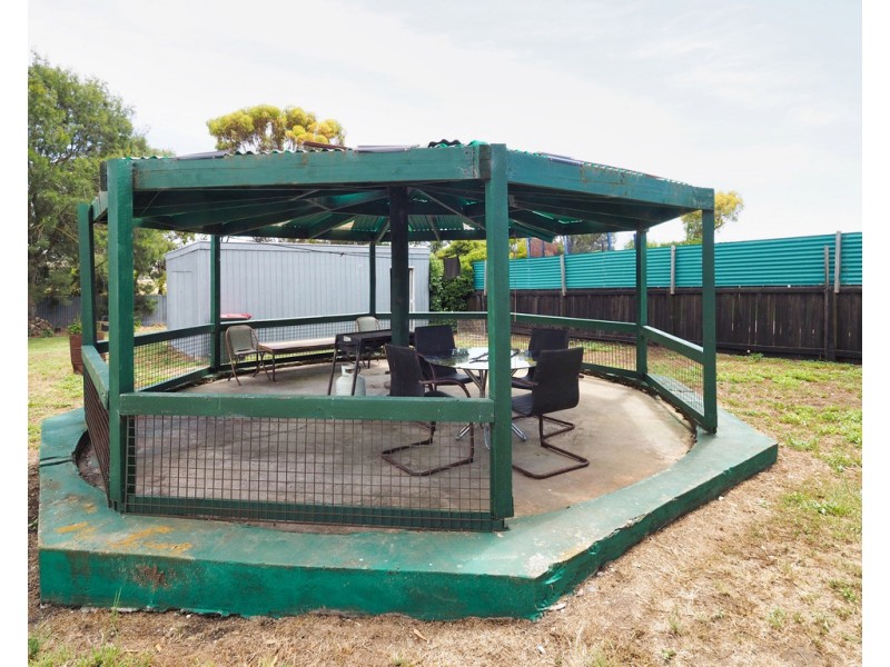 2074 Glenelg Highway, Lake Bolac VIC 3351