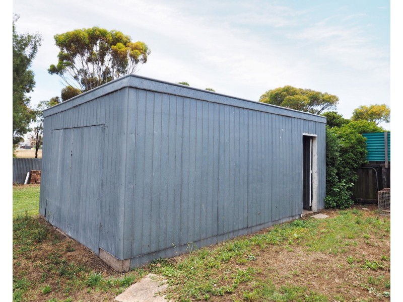 2074 Glenelg Highway, Lake Bolac VIC 3351