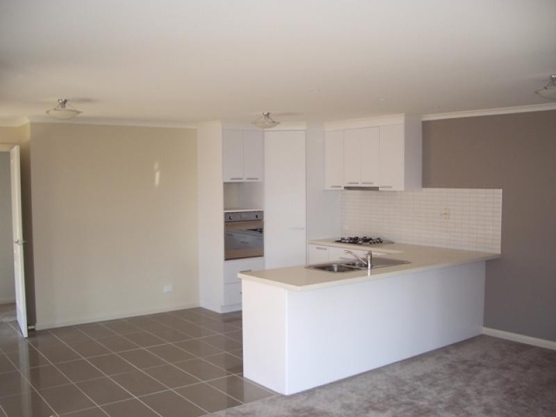 - Lowe Street, Ararat VIC 3377