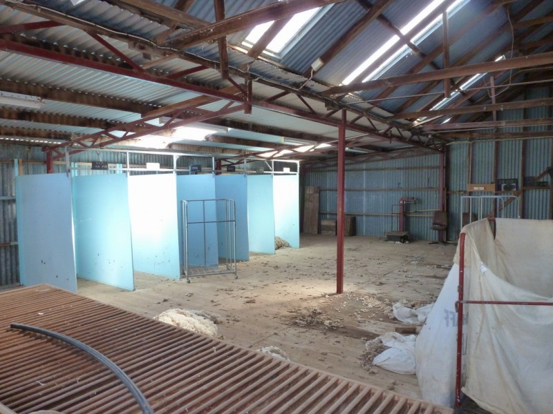 - Iron Pot Creek Road, Warrak VIC 3377