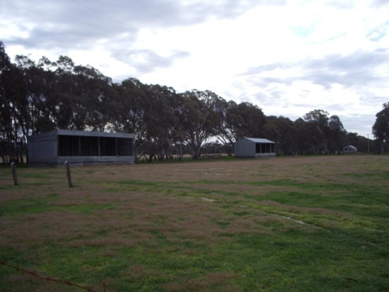 - Warrak Rd, Ararat VIC 3377