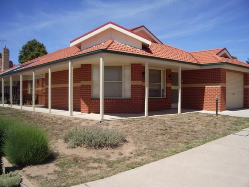 Unit 1/20-22 Hewitt St, Ararat VIC 3377