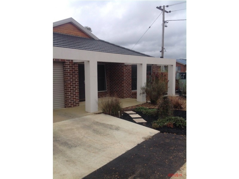 Unit 1-4 Beveridge St, Ararat VIC 3377
