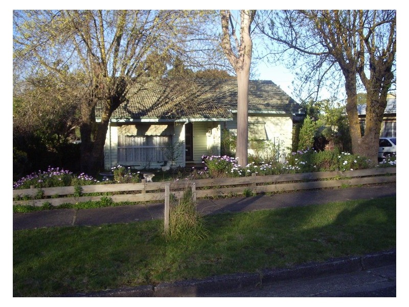 6 Webb Street, Ararat VIC 3377