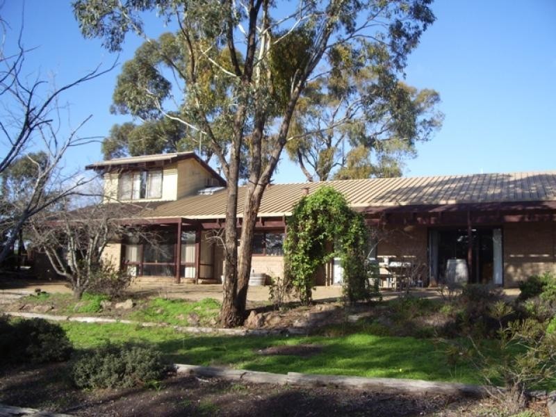 - Moyston Road, Ararat VIC 3377