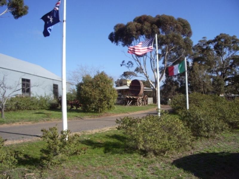 - Moyston Road, Ararat VIC 3377