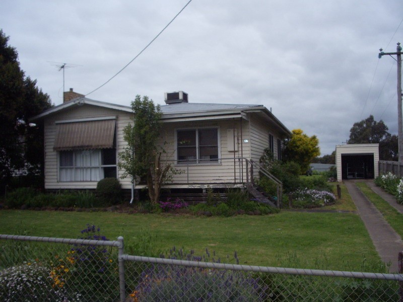 126 Montgomery Street, Lake Bolac VIC 3351