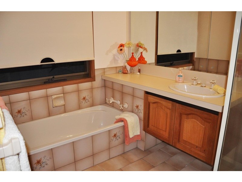 11 Golf Links Road, Ararat VIC 3377