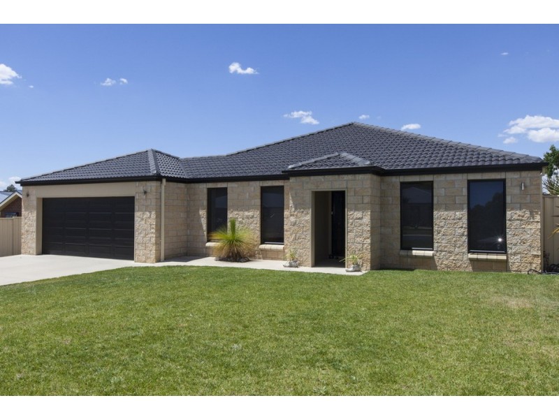 6 Kims Close, Ararat VIC 3377