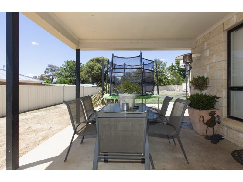 6 Kims Close, Ararat VIC 3377