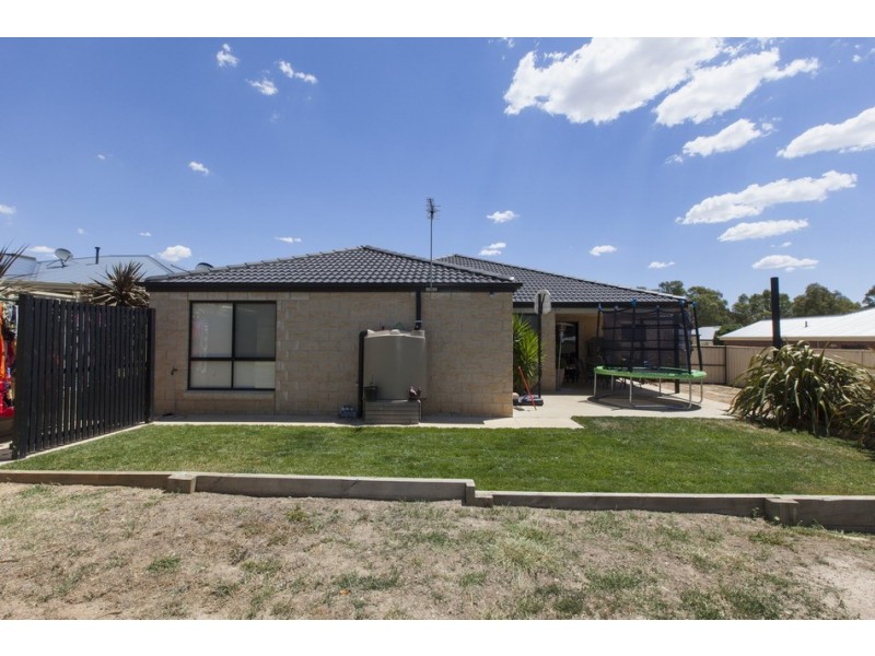6 Kims Close, Ararat VIC 3377