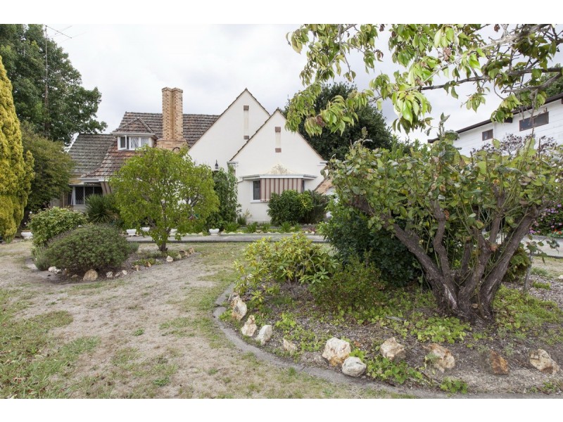 43 View Point Street, Ararat VIC 3377