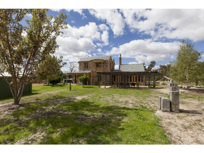 62 Rowe Road, Halls Gap VIC 3381