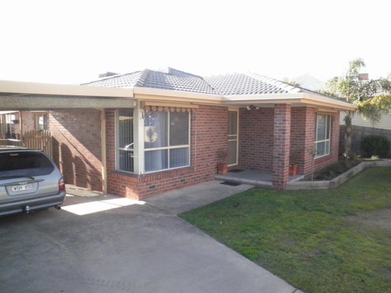 52 Banfield Street, Ararat VIC 3377