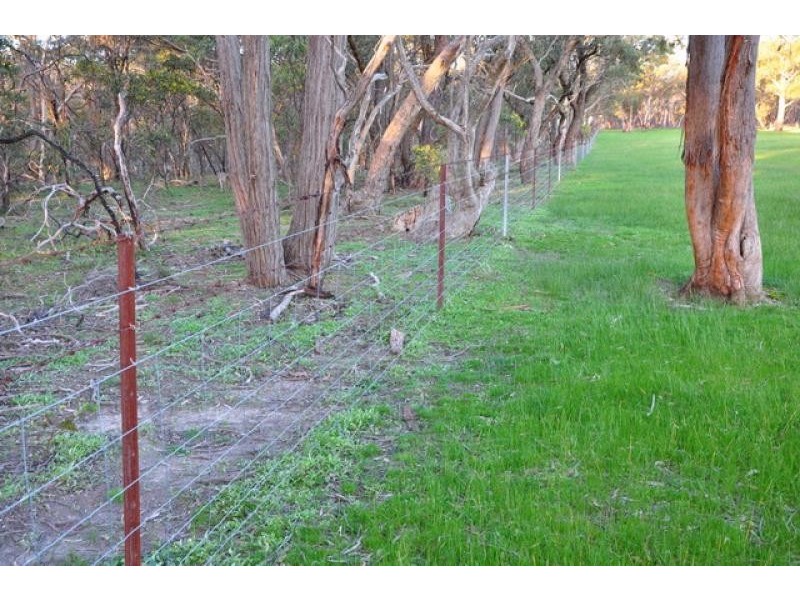 - Saw Pit Flat Road, Ararat VIC 3377